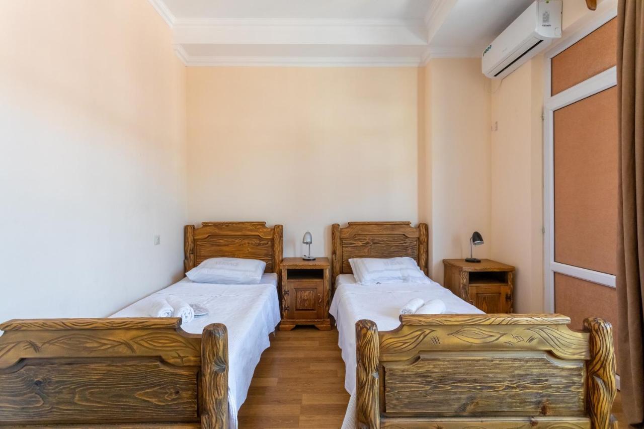 Hotel Phasis Kutaisi Exterior photo