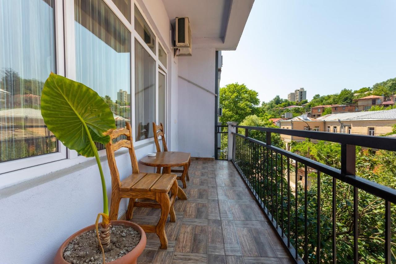 Hotel Phasis Kutaisi Exterior photo