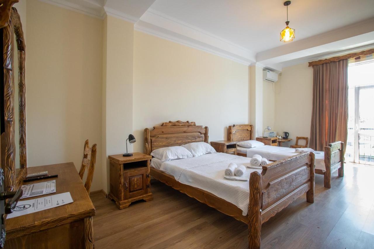 Hotel Phasis Kutaisi Exterior photo