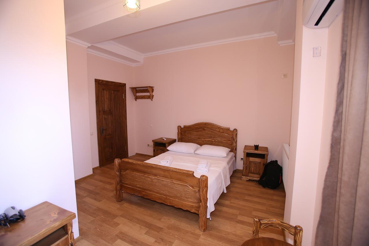 Hotel Phasis Kutaisi Exterior photo